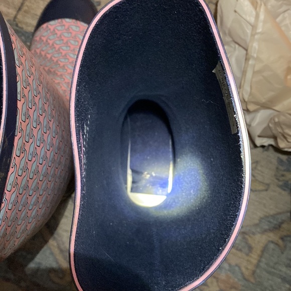 Vineyard Vines Rain Boots - Picture 8 of 15